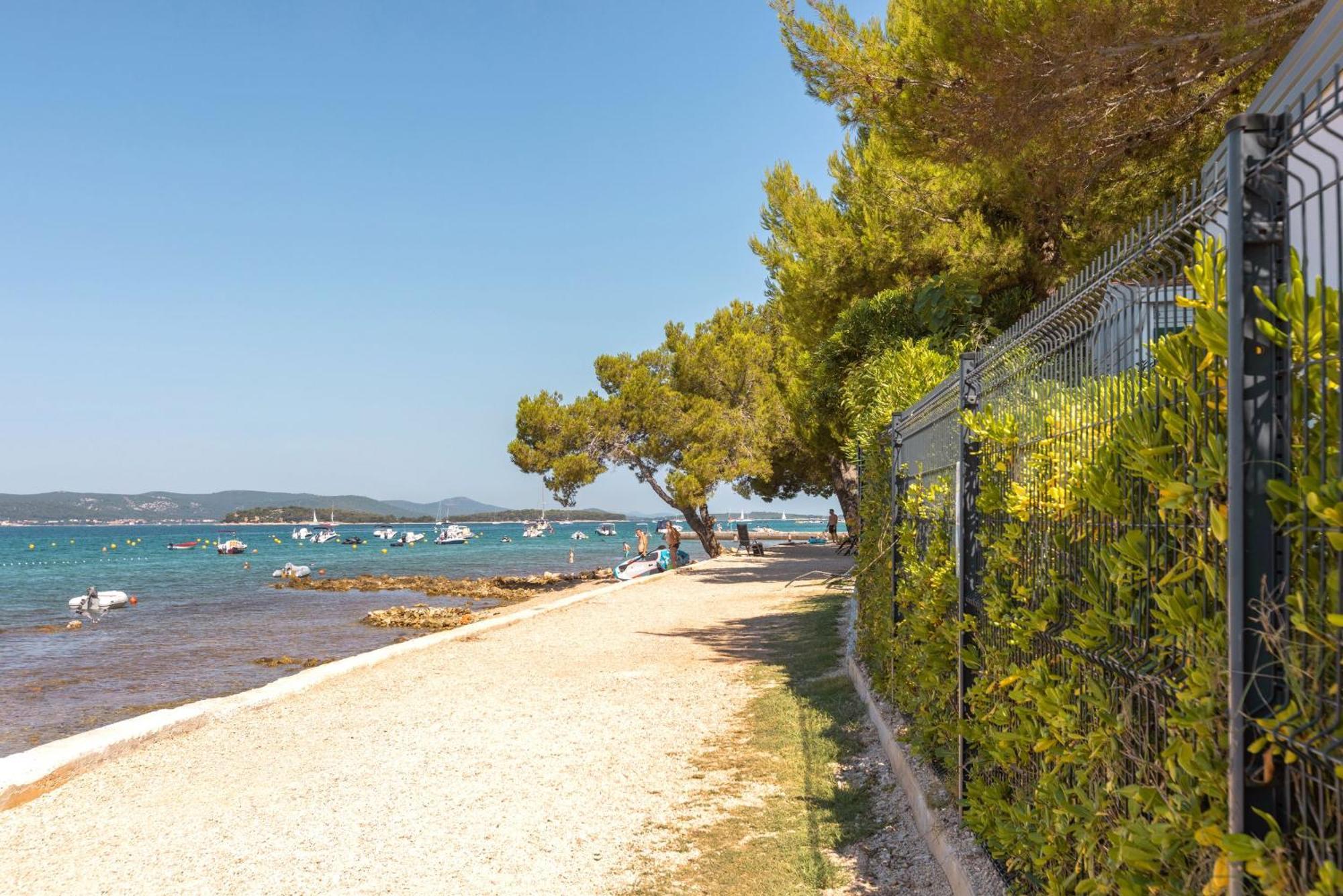 Eurocamp Mobile Homes At Campsite Ljutic Biograd Na Moru Exterior photo